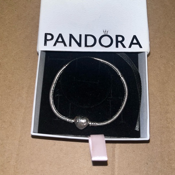 ⬇️TEMPORARY PRICE DROP⬇️ Pandora - Silver Heart Charm Bracelet - Picture 4 of 10